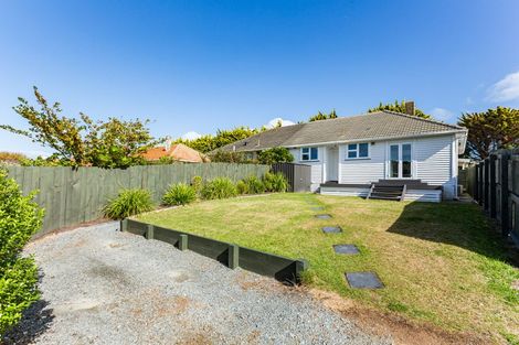 Photo of property in 90 Main Road, Titahi Bay, Porirua, 5022