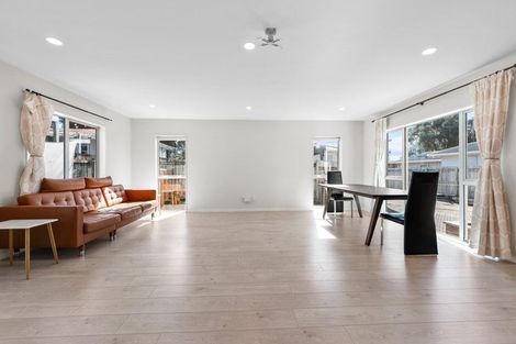 Photo of property in 25a Larnoch Road, Henderson, Auckland, 0610