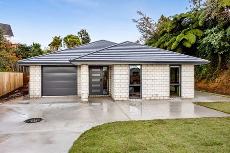 Photo of property in 10a Winstone Place, Highlands Park, New Plymouth, 4312