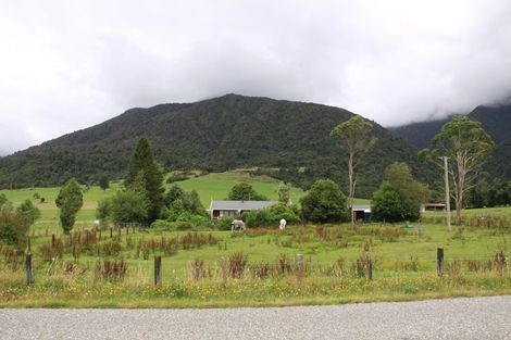 Photo of property in 1425 Lake Brunner Road, Inchbonnie, 7875