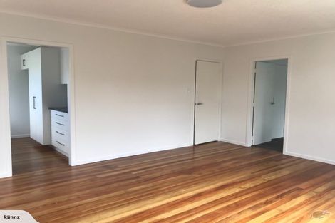 Photo of property in 2/74 Creswick Terrace, Northland, Wellington, 6012