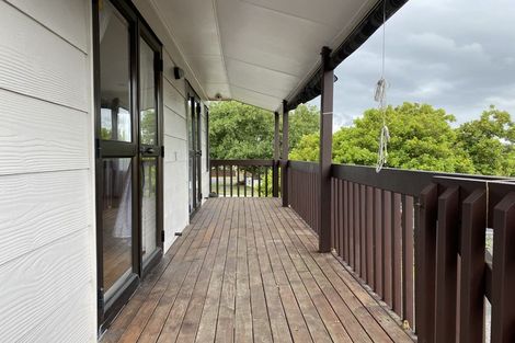 Photo of property in 22 Gosford Drive, Botany Downs, Auckland, 2010