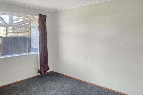 Photo of property in 7a Sequoia Place, Maoribank, Upper Hutt, 5018