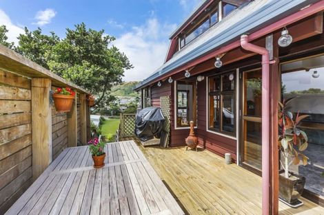 Photo of property in 19 Rembrandt Avenue, Tawa, Wellington, 5028