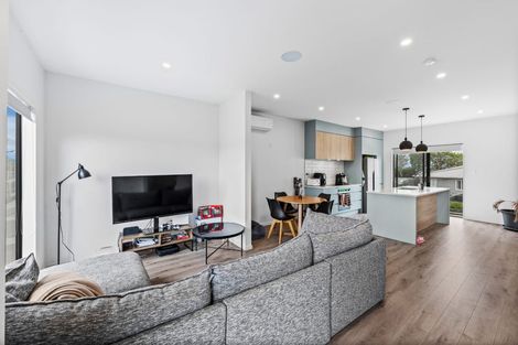 Photo of property in 6/107 Hobsonville Road, West Harbour, Auckland, 0618