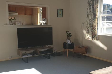 Photo of property in 39 Redwood Avenue, Tawa, Wellington, 5028