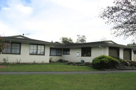 Photo of property in 77 Clifton Terrace, Fitzherbert, Palmerston North, 4410