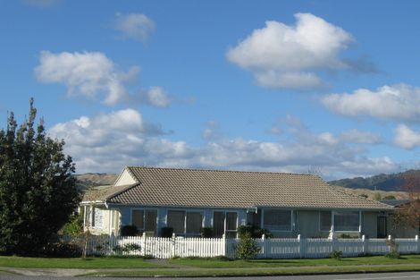 Photo of property in 44 Langdale Avenue, Paraparaumu, 5032