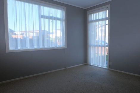 Photo of property in 115 Gloaming Hill, Titahi Bay, Porirua, 5022