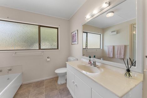 Photo of property in 10 Hammersmith Street, Richmond Heights, Taupo, 3330