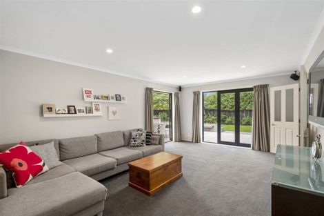 Photo of property in 4 Scarlet Lane, Redwood, Christchurch, 8051