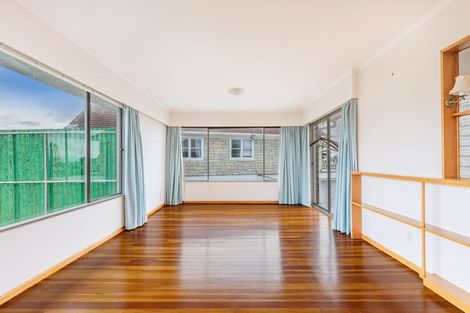 Photo of property in 474 East Coast Road, Windsor Park, Auckland, 0630