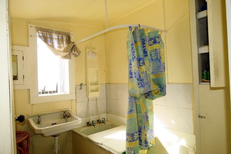 Photo of property in 11 Bright Street, Westport, 7825