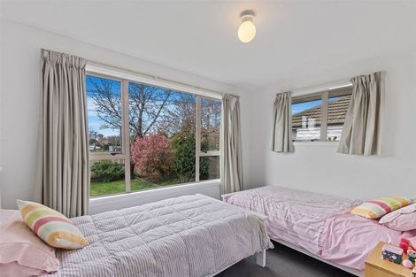 Photo of property in 37 Greendale Avenue, Avonhead, Christchurch, 8042