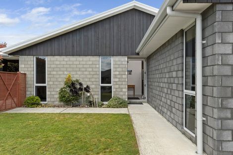 Photo of property in 21 Butterworth Crescent, Papamoa Beach, Papamoa, 3118