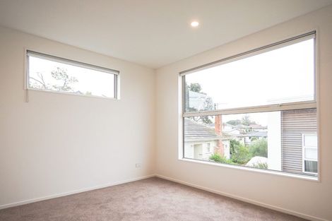 Photo of property in 3/10 Tirimoana Road, Te Atatu South, Auckland, 0602