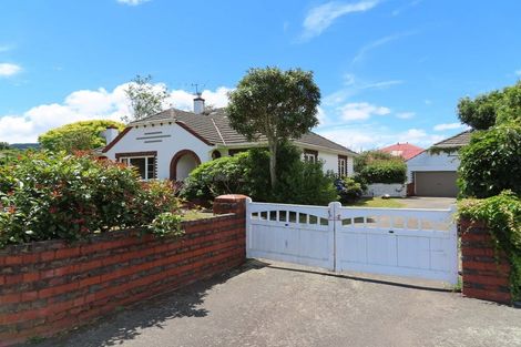 Photo of property in 5 Bathurst Street, Silverstream, Upper Hutt, 5019