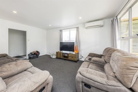 Photo of property in 83 Arimu Road, Papakura, 2110