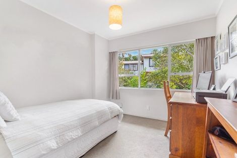 Photo of property in 1/98 Lincoln Park Avenue, Massey, Auckland, 0614