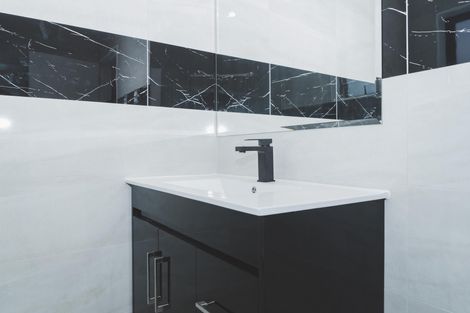 Photo of property in 79a Russell Road, Manurewa, Auckland, 2102