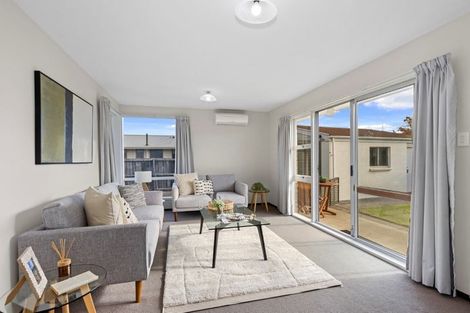 Photo of property in 1/124 Lake Terrace Road, Burwood, Christchurch, 8061