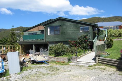 Photo of property in 29 Dorset Street, Picton, 7220