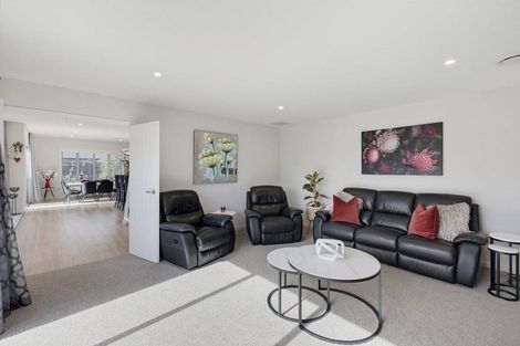 Photo of property in 18 Petrel Close, Paraparaumu Beach, Paraparaumu, 5032