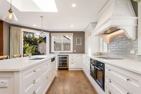 Photo of property in 2 Gwynfa Avenue, Cashmere, Christchurch, 8022