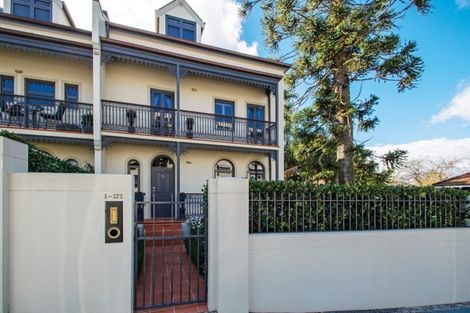 Photo of property in 1/177 Hurstmere Road, Takapuna, Auckland, 0622