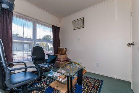 Photo of property in 2/13 Teviot Place, Totara Vale, Auckland, 0629