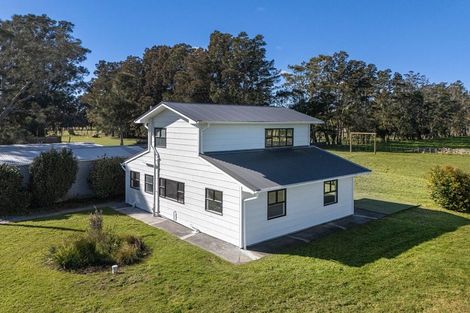 Photo of property in 42 Rimmer Road, Helensville, 0875