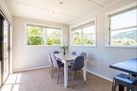 Photo of property in 104 Tilley Road, Paekakariki, 5034