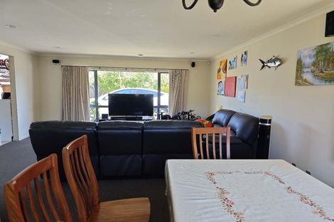 Photo of property in 8 Alvre Place, Flat Bush, Auckland, 2016