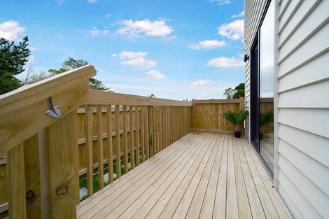 Photo of property in 8/105 Hobsonville Road, West Harbour, Auckland, 0618