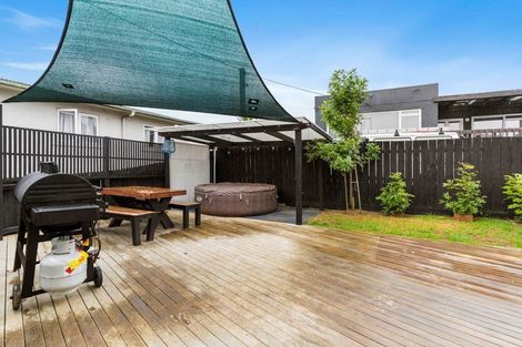 Photo of property in 1/188 Waimumu Road, Massey, Auckland, 0614