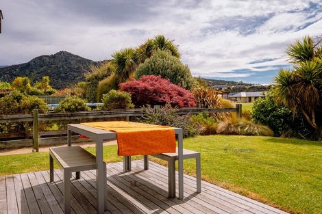 Photo of property in 18 Ash Avenue, Albert Town, Wanaka, 9305
