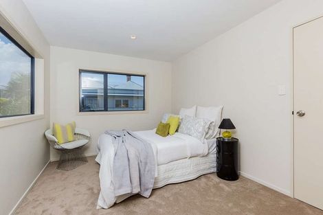 Photo of property in 2/254 Onewa Road, Birkenhead, Auckland, 0626