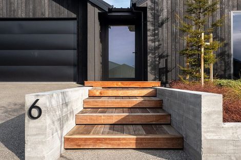 Photo of property in 6 Cheviot Street, Jacks Point, 9371