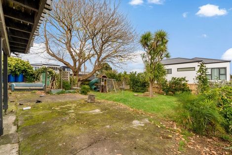Photo of property in 6 Tonkin Drive, Sunnynook, Auckland, 0620