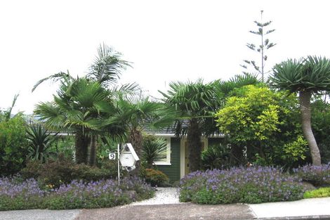 Photo of property in 9 Sea Vista Avenue, Beach Haven, Auckland, 0626