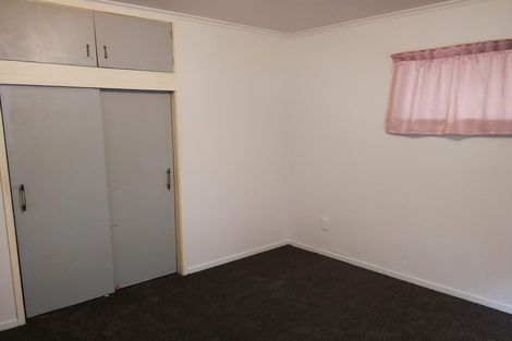 Photo of property in 23 Edgeworth Road, Glenfield, Auckland, 0629