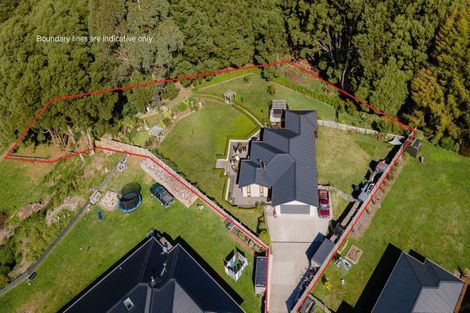 Photo of property in 16 Karaka Place, Kinloch, Taupo, 3377