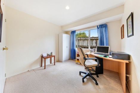 Photo of property in 114 Golfland Drive, Golflands, Auckland, 2013