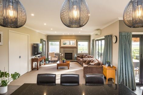 Photo of property in 2757 State Highway 1, Rongotea, Palmerston North, 4479
