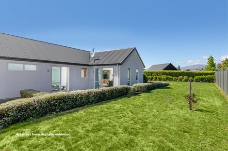 Photo of property in 9 Marbleleaf Lane, Albert Town, Wanaka, 9305