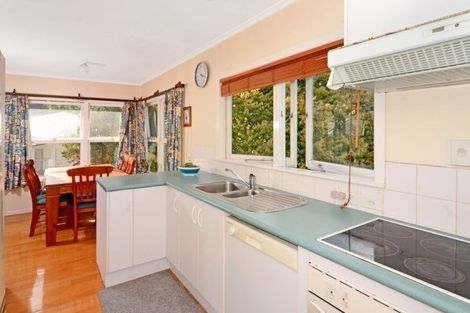 Photo of property in 2/527 Glenfield Road, Glenfield, Auckland, 0629