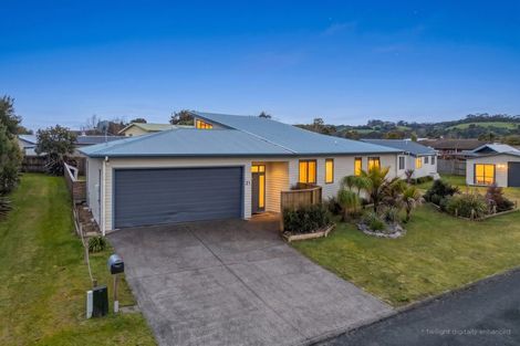 Photo of property in 21 Charles Green Drive, Cooks Beach, Whitianga, 3591