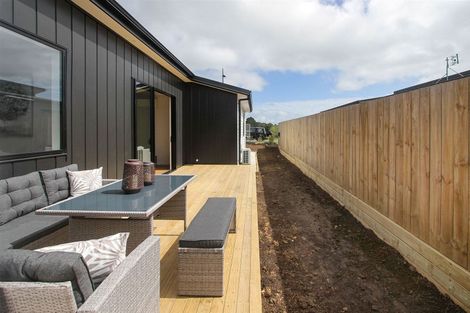 Photo of property in 65 Clarks Beach Road, Clarks Beach, 2122