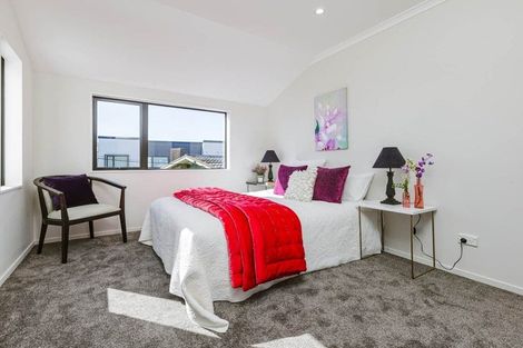 Photo of property in 4/100 Seymour Road, Sunnyvale, Auckland, 0612