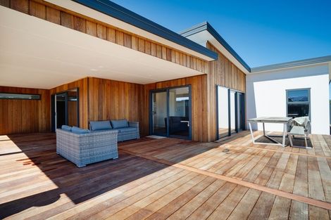 Photo of property in 2 Canal Place, Twizel, 7901